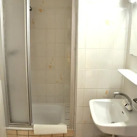 At 3* Genève