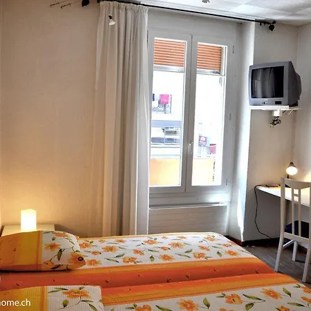 At 3* Genève