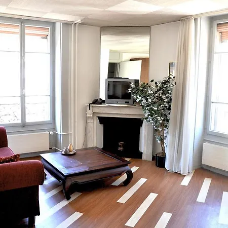 At 3* Genève